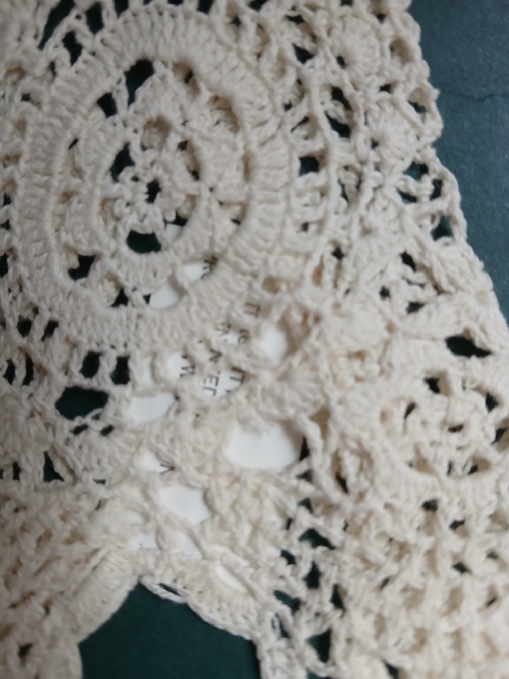 Annie's Collection Victorian Doily - Cream 8" Medallion Heart Shape - Picture 2 of 3